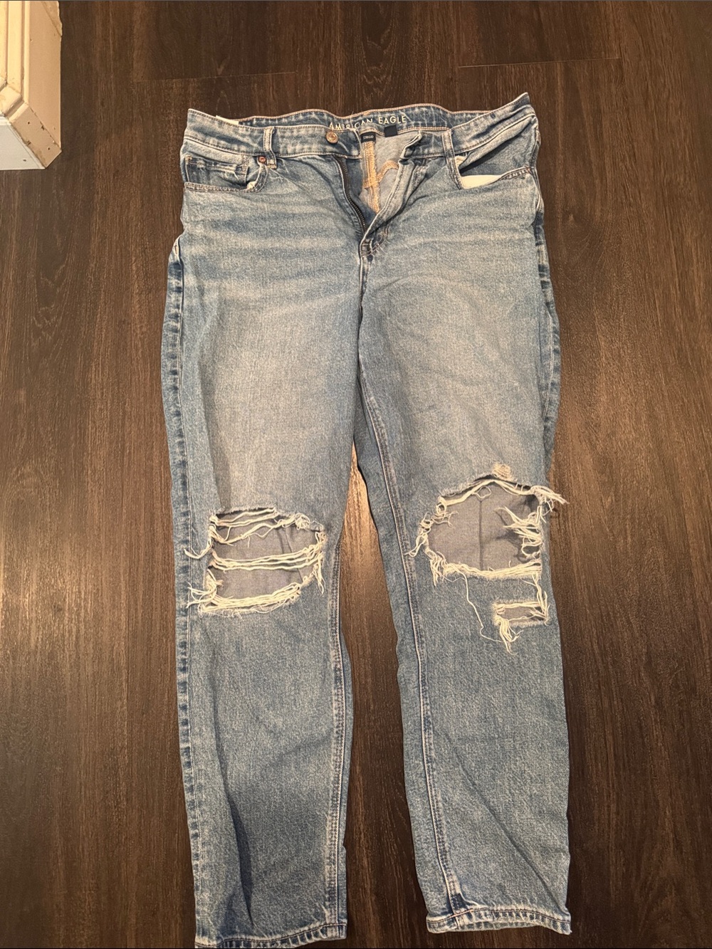 American Eagle Outfitters Light Blue Distressed Boyfriend Jeans